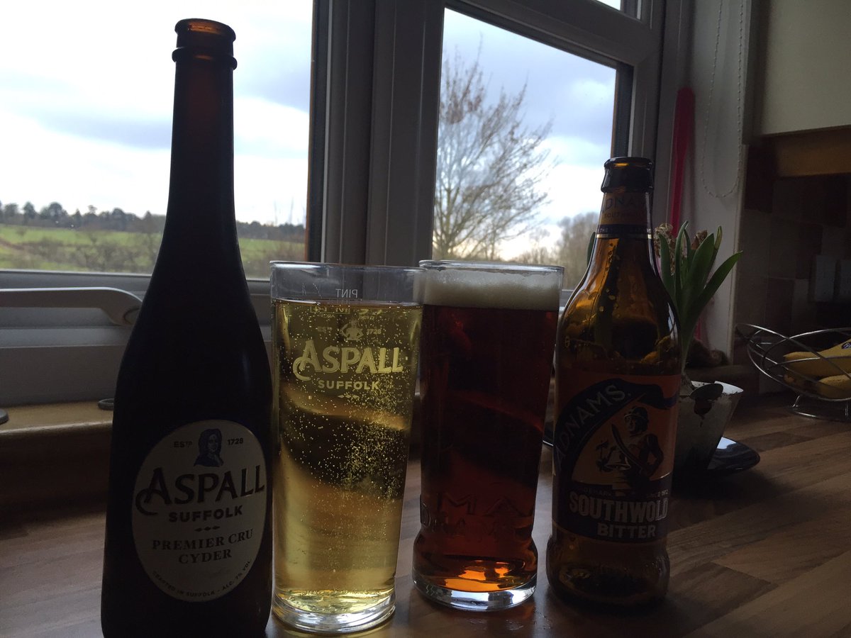 pixie_lois's tweet photo. @edwardbull @Adnams @Aspall bloody good Sunday afternoon, thank you Adnams and Aspall https://t.co/pVHPAQZ8jo