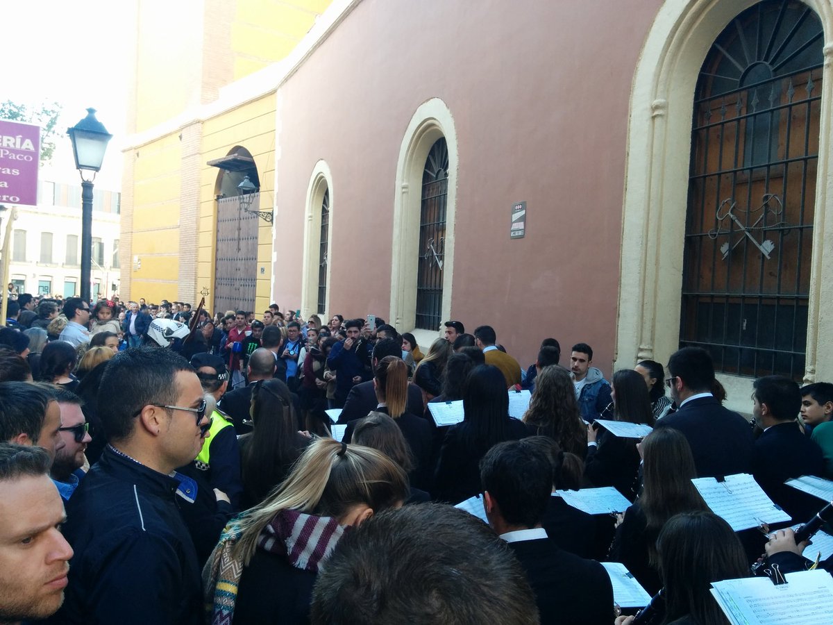 HdadCenaAlmeria's tweet photo. La @BMMBerja ya está en la calle Ricardos. Apenas quedan unos minutos para salir. https://t.co/ne2snbDIOa