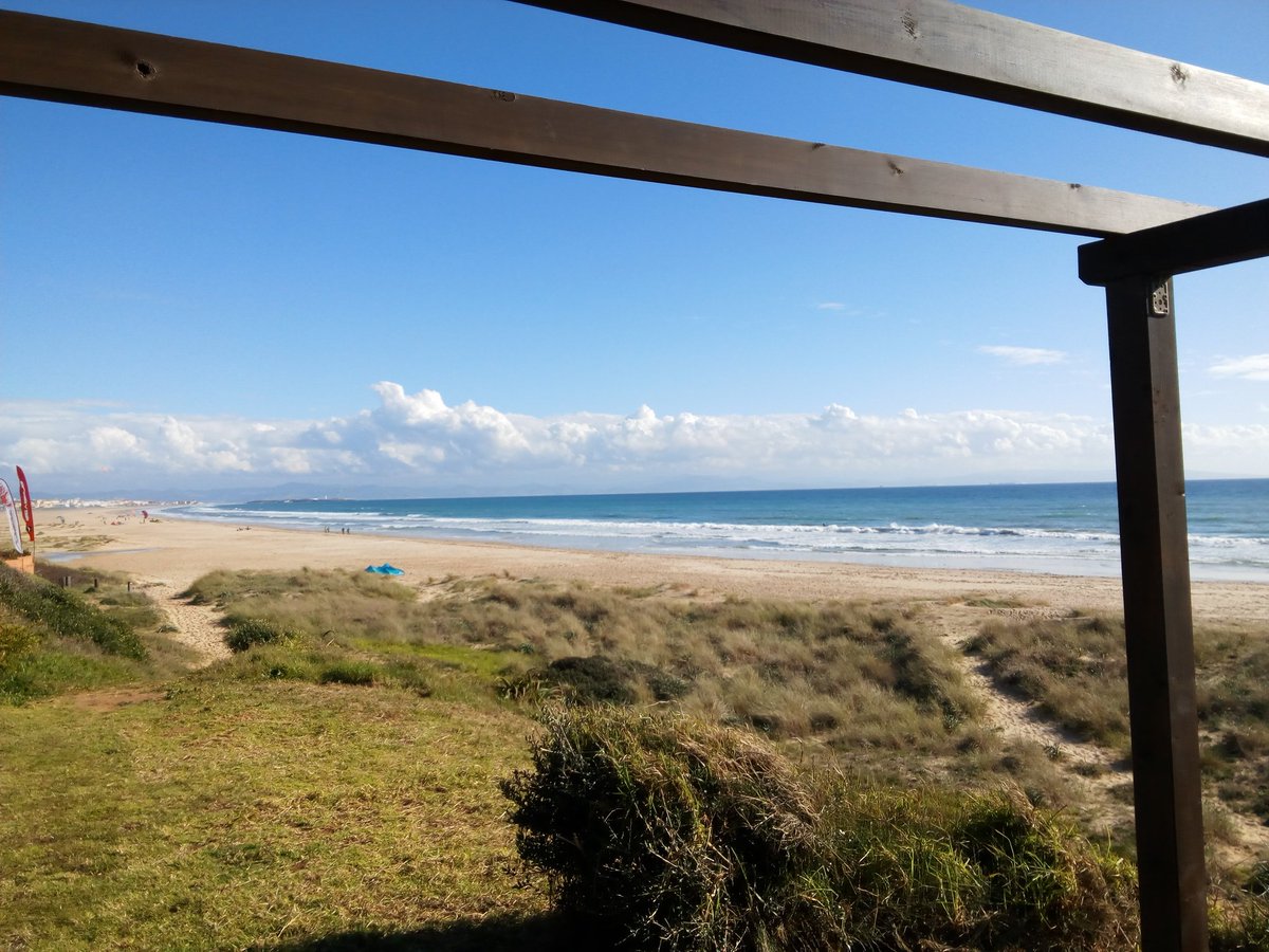 GWTarifa's tweet photo. Have a nice sunday ! 
Sunny day in Tarifa ☀🌅😃

#Tarifa #beach #teamGWT #sun #happy https://t.co/rKVVD7qnvi