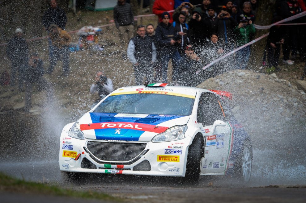 VikyBorgomeo's tweet photo. #Rally, Andreucci-Andreussi dominano il Rally de Il Ciocco, traversi e tuffi, che show
https://t.co/wYSjwRA9ut v https://t.co/rY7oLPLjae