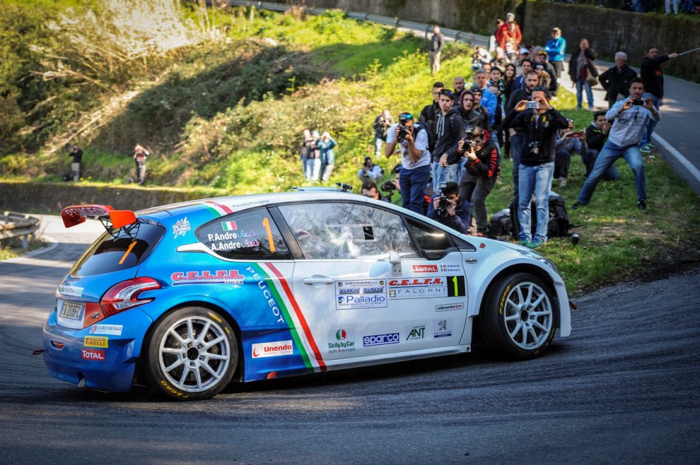 VikyBorgomeo's tweet photo. #Rally, Andreucci-Andreussi dominano il Rally de Il Ciocco, traversi e tuffi, che show
https://t.co/wYSjwRA9ut v https://t.co/rY7oLPLjae
