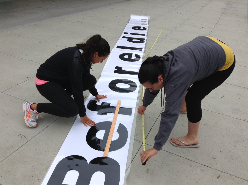 pic_prssa's tweet photo. Building day has arrived! Our team is up & ready to put together the CSUDH #beforeidie wall 🔨💪 #toropic #csudhprssa https://t.co/7l9cQdTO1K