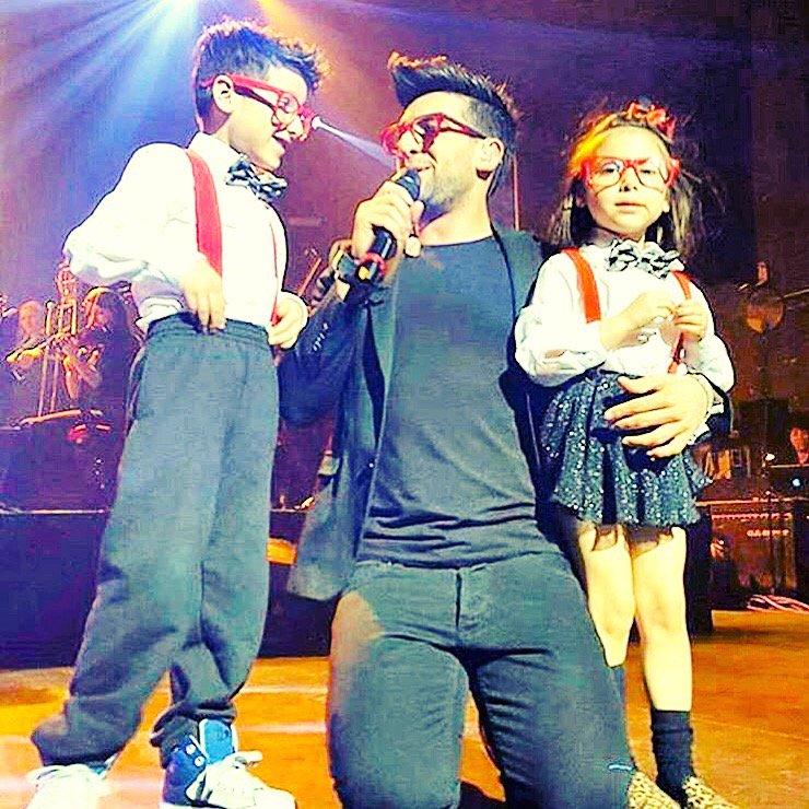 piero_barone's tweet photo. 2 mini me 👓 #RedGlasses #ilvolovers https://t.co/0eMhkHMNfZ