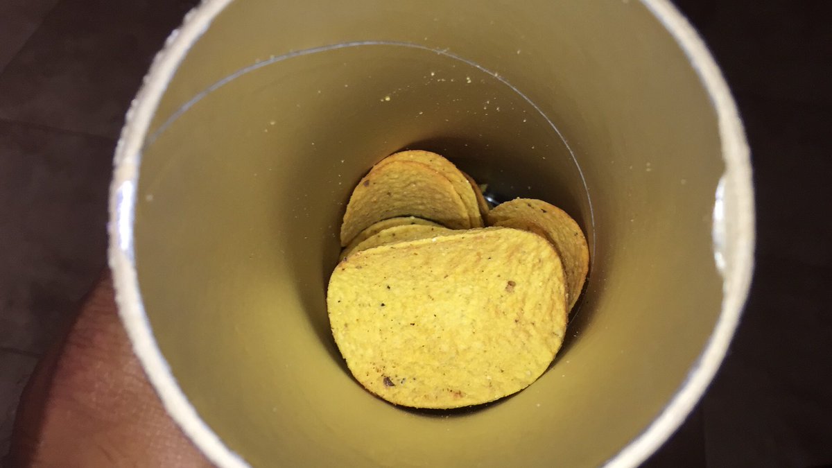 WeAreFPA's tweet photo. Anyone else notice that #Pringles are half of the size of the cylinder? https://t.co/fphgTLnPfP