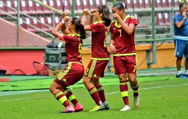 pinfantea's tweet photo. Nuestras Heroínas #Vinotinto son Campeonas del #SuramericanoSub17 al vencer 1-0 a Brasil ¡Viva VENEZUELA! https://t.co/UJ3JQ3gWuI