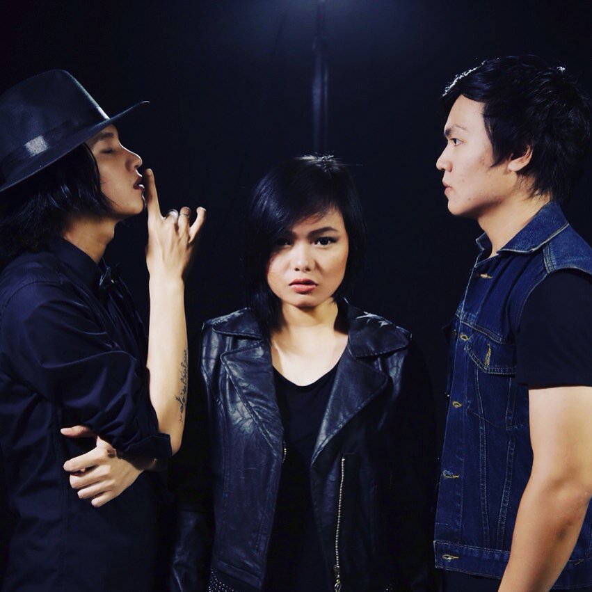 Yes! We would like to introduce u our new vocalist. Thx for having us tonight.
#Alegriaband2016 #Kutunggudirimu