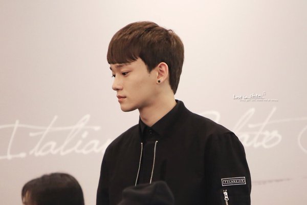 JongdaeStyle's tweet photo. #Chen #종대 #김종대 #첸 #Jongdae #陈 #金鐘大 #จงแด #เฉิน #チェン #엑소 #EXO https://t.co/gdyX0Cm9YV