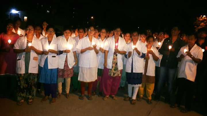 ramki10169749's tweet photo. Omc students  candle rally for justice  #omctragedy https://t.co/6ztMU9g6AN