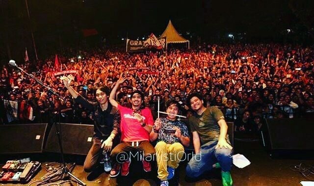 Grazie <a href="/Duta507/">Pak Modjo</a> <a href="/sheilaon7/">Sheila On 7</a> yang sudah meriahkan Anniv ke 13  #MilanistiIndonesia 
#ins13me