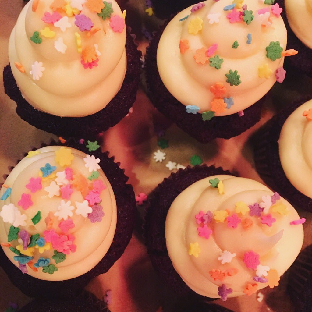thechocomoosesc's tweet photo. Happy Spring!It's a little chilly out today, but we've got plenty of goodies and treats to keep you warm. Open 12-7! https://t.co/BTxqvkoLJa
