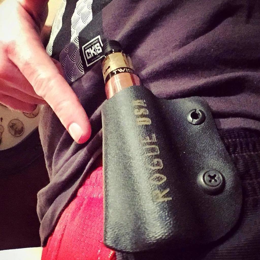JuicyJones's tweet photo. Dude @vaping_anthrax just got a really rad mod holster, check it! #OVHQ #juicyjoneshq 

#Repost @vaping_anthrax wit… https://t.co/YVPxmRZyKh