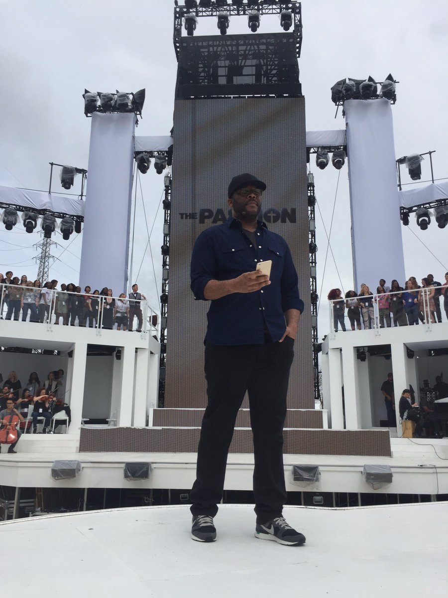 tylerperry's tweet photo. Alright, rehearsals are over. It's time to do it!!! Pray for us!!! @ThePassionLive is tonight on @FOXTV at 8/7c!!! https://t.co/w3zGSeR9q0