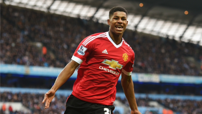 FOXSoccer's tweet photo. Man United claim derby spoils over Man City on Marcus Rashford's winner. https://t.co/ewLnPwlrTF https://t.co/SIaWeDaQPx