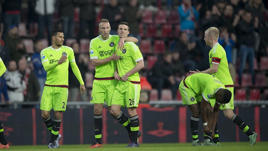Wat een prachtig resultaat! Bedankt voor jullie steun! #psvaja #wijzijnajax