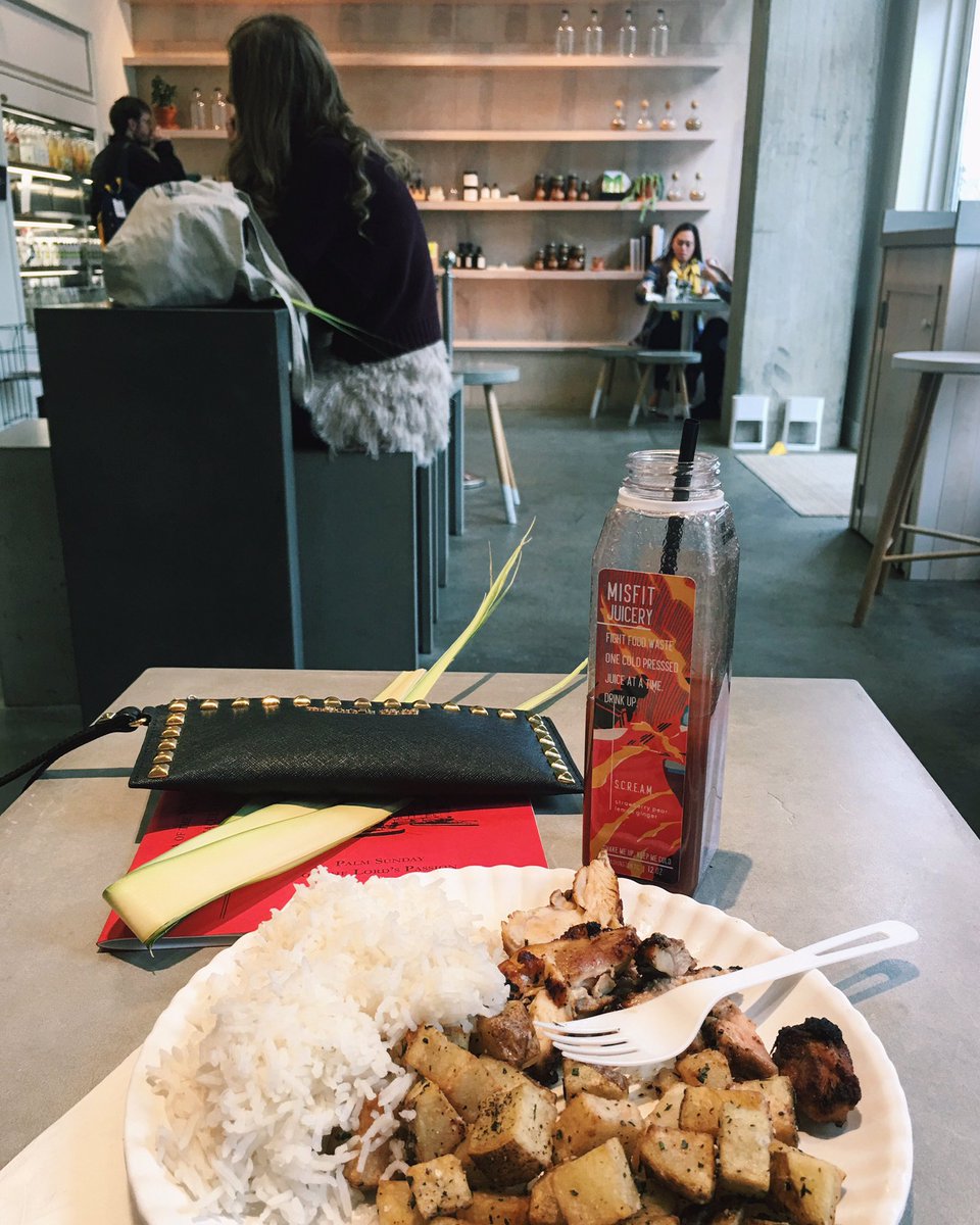 KatrinaMarie8's tweet image. All the right kind of post mass vibes! 🙌🏼 @eathalsa + @misfitjuicery = MAJOR 🔑! 😍🌸 instagram.com/p/BDLzsd3P5DN/