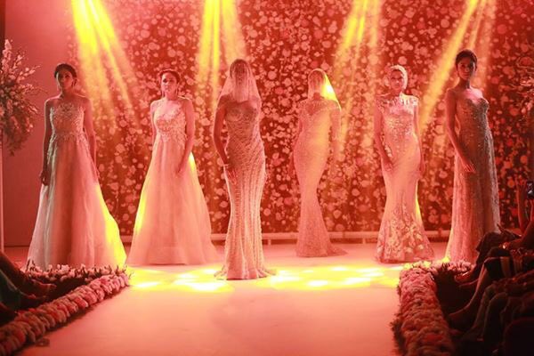 FPW_2016's tweet photo. @falgunipeacock 4 u people ✌🏻️💃🏻

Scintillating show 😍

@FPW_2016 
@BrandAvatar 
#CrownePlaza
@THE_SM_DOODE https://t.co/cYQpny0ZKt