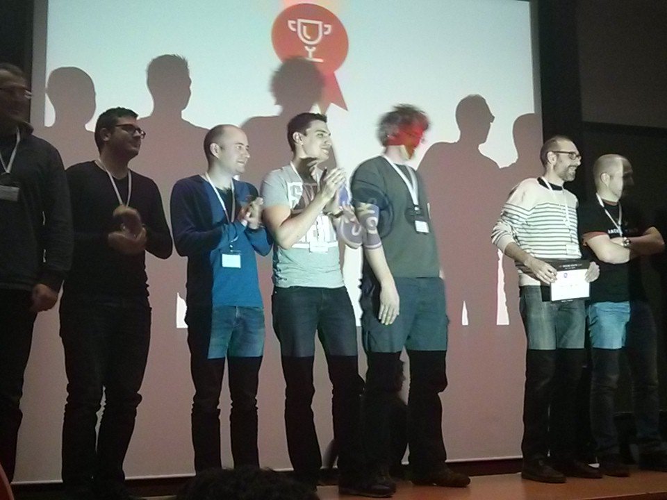 HackingHealthEU's tweet photo. Prix @GEHealthcare #HHCamp 2016 remis à Quoi de Neuf Doc / félicitations !!! https://t.co/KnEnDfFN2G