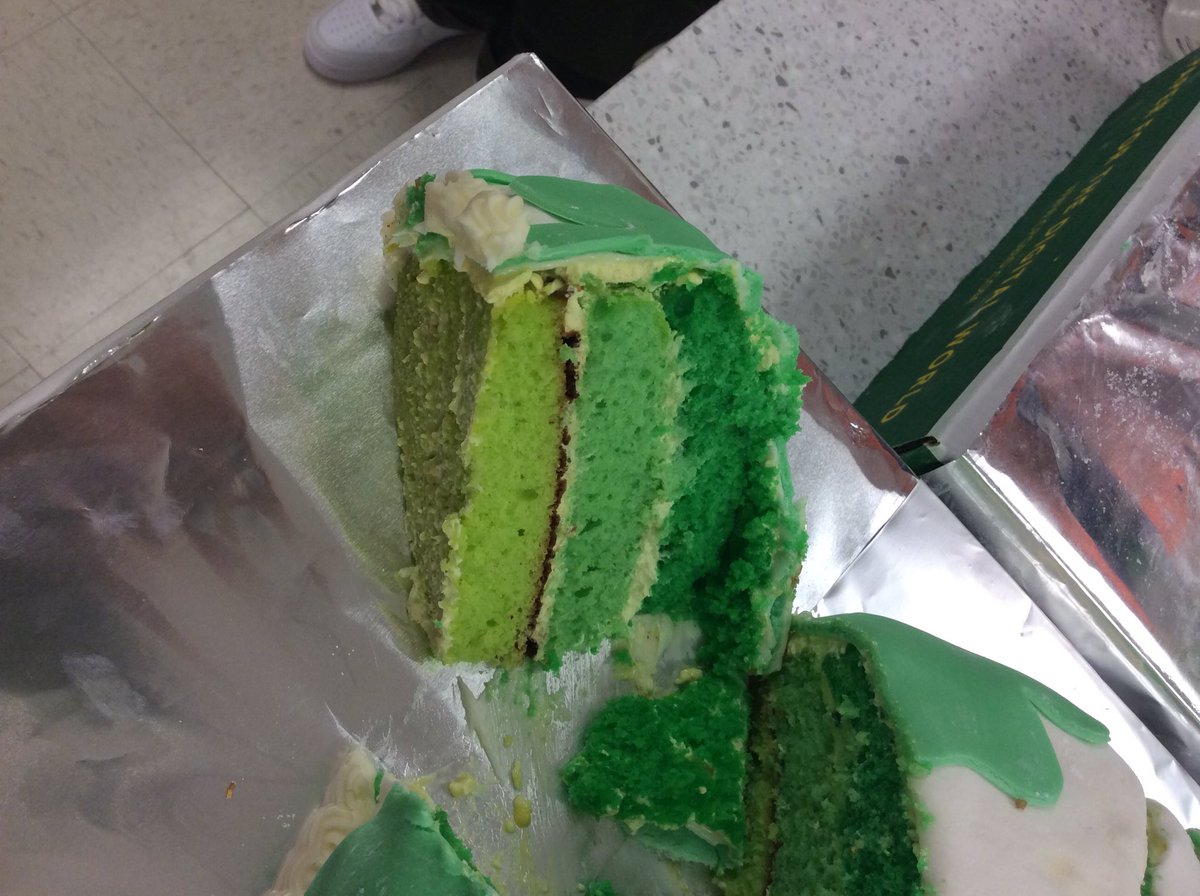 lanphierfoods's tweet photo. St. Paddy's Cakes #lanphierfoods https://t.co/kc4mXx4SRs
