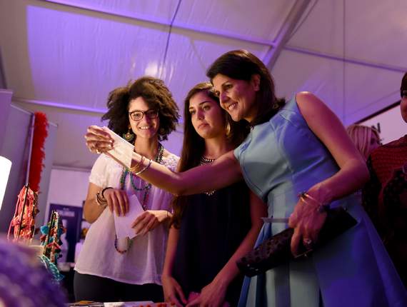 postandcourier's tweet photo. Spotted at @ChasFashWeek: Gov. @nikkihaley and her daughter, Rena! https://t.co/eKRiWDsrDB #CFW10 https://t.co/y1Jw6PLjZT