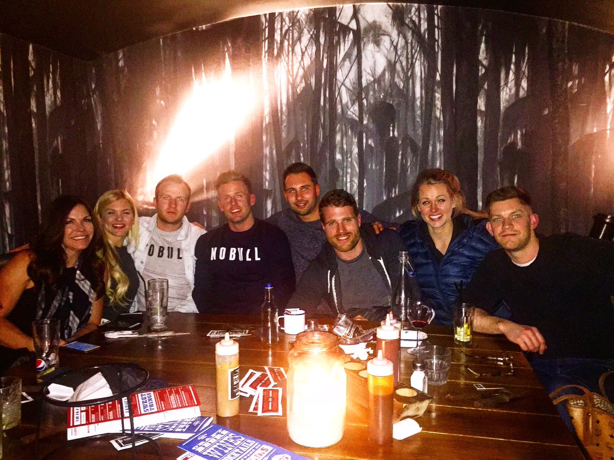 BuffBoxMeals's tweet photo. Family night out #Crossfit #community #friends https://t.co/Neqg64Ap9y