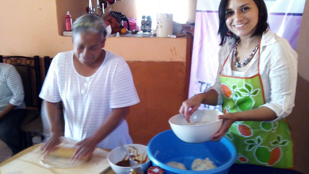 PesMujeresLila's tweet photo. Taller de capacitación comunitaria en Ejido Agua Nueva, Coahuila. Para mejorar la economía realización de empanadas https://t.co/5G6pBnoR4K