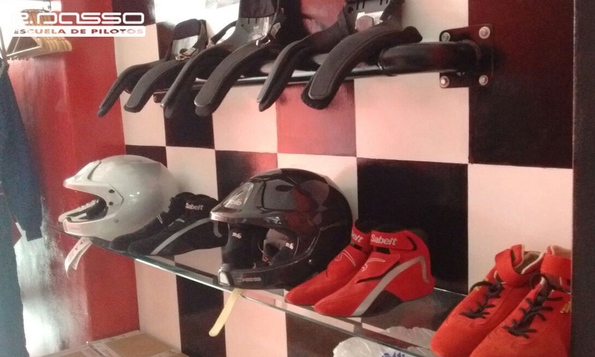 ricardo_dasso's tweet photo. En #BRTRacing preparándonos para los próx. Rallys 03/04 ACP/17/04 ACL. Aquí consiguen lo necesario para rally👍😉 https://t.co/lhz2cppMj7