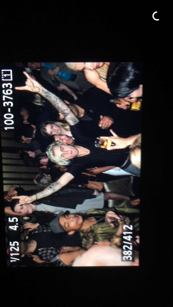 Justin77Bieber6's tweet photo. Justin Bieber em uma festa com amigos em Vancouver - 11 de Março.

#JFCJustinBieber https://t.co/b5Y7GK4T3y