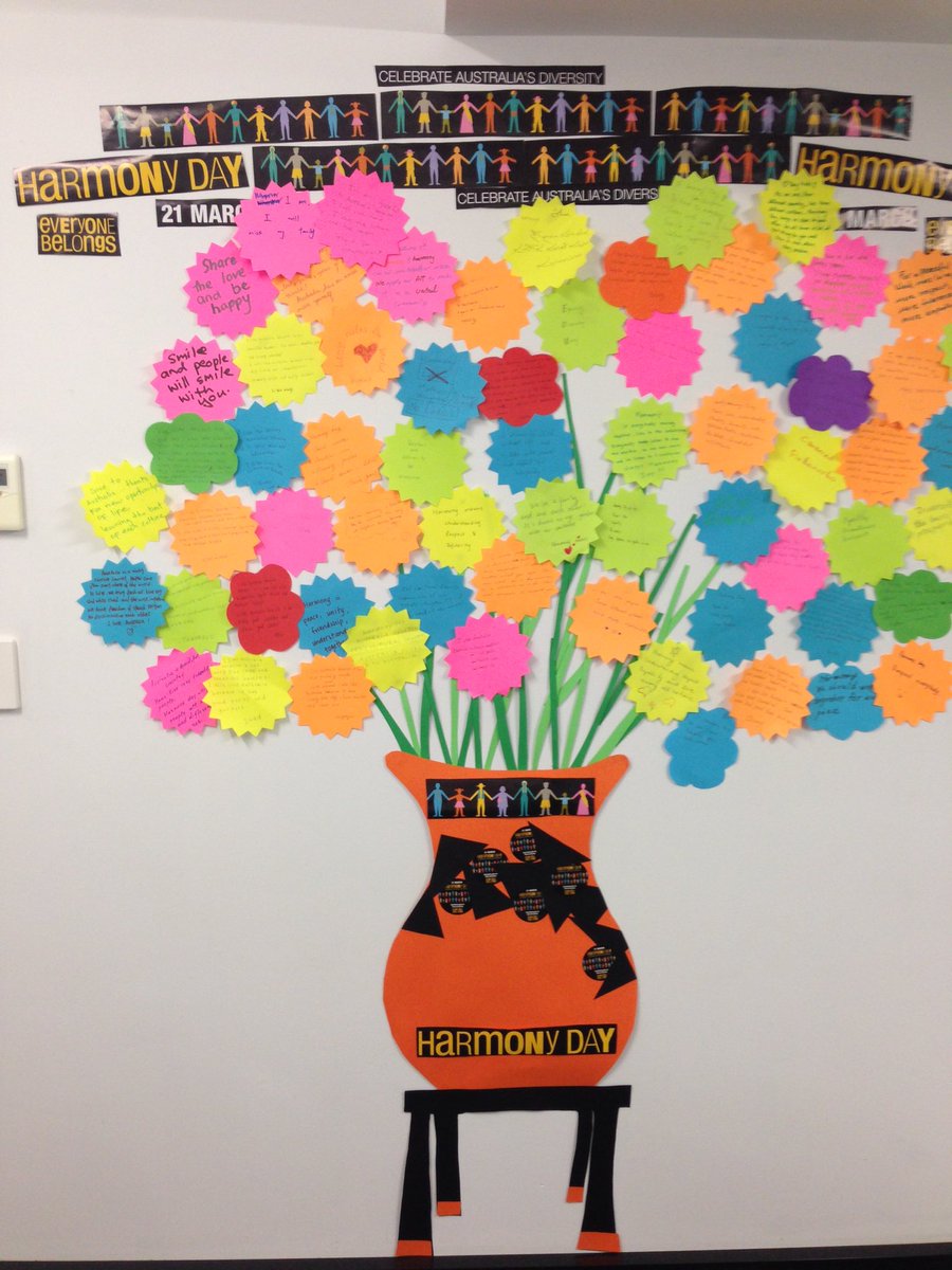 mishydeecee's tweet photo. AMEP students @cityeastamep #HarmonyDay vase of peace blooming and blooming! #everyonebelongs https://t.co/DRVw3cdNdw
