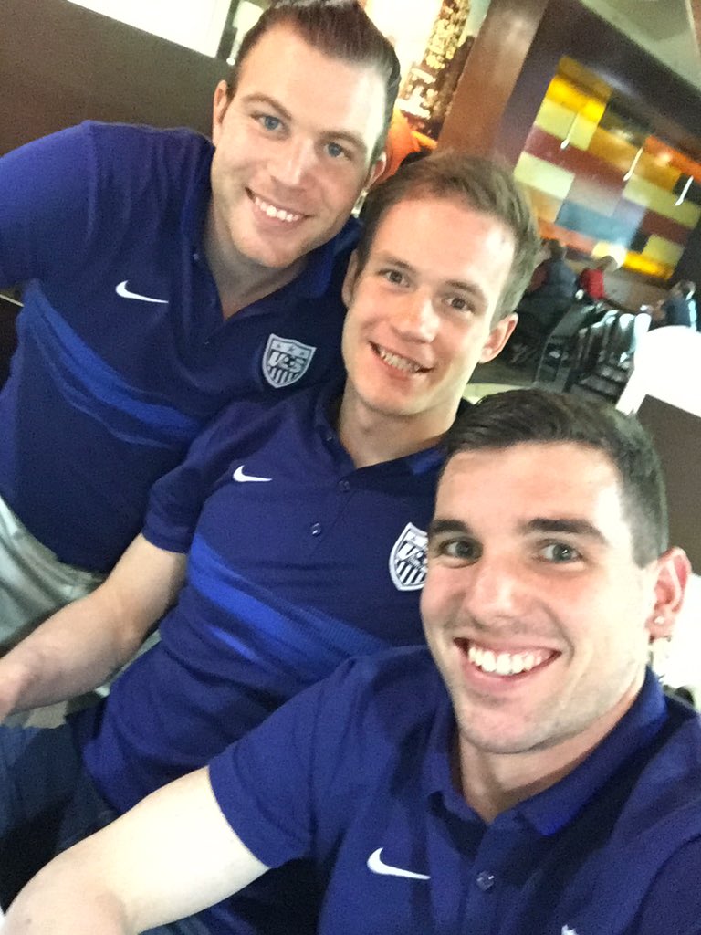 In Houston hanging out with <a href="/TaylorBond1212/">Taylor Bond</a> and <a href="/thekickofreason/">Alexander Megson</a> before our flight to Argentina #USA #Futsal