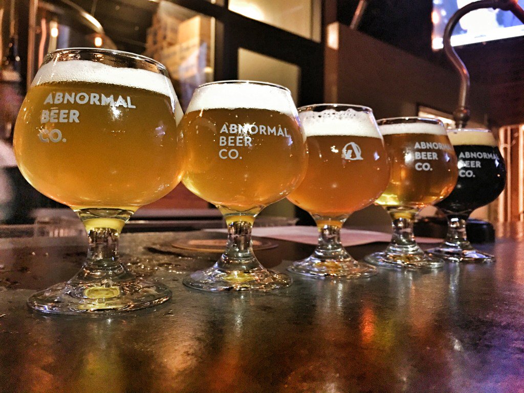 GettingDarkBeer's tweet image. The Cork and Craft: San Diego, CA gettingdarkbeerblog.com/2016/03/20/the…