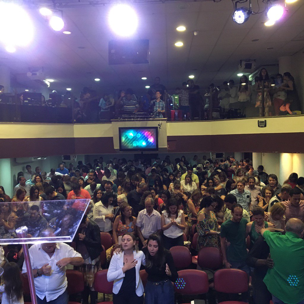 PrIsaacJunior's tweet photo. IMI está impactada com a Palavra de Deus através do amigo @pastoreduardoad https://t.co/SgAwQCyAqq