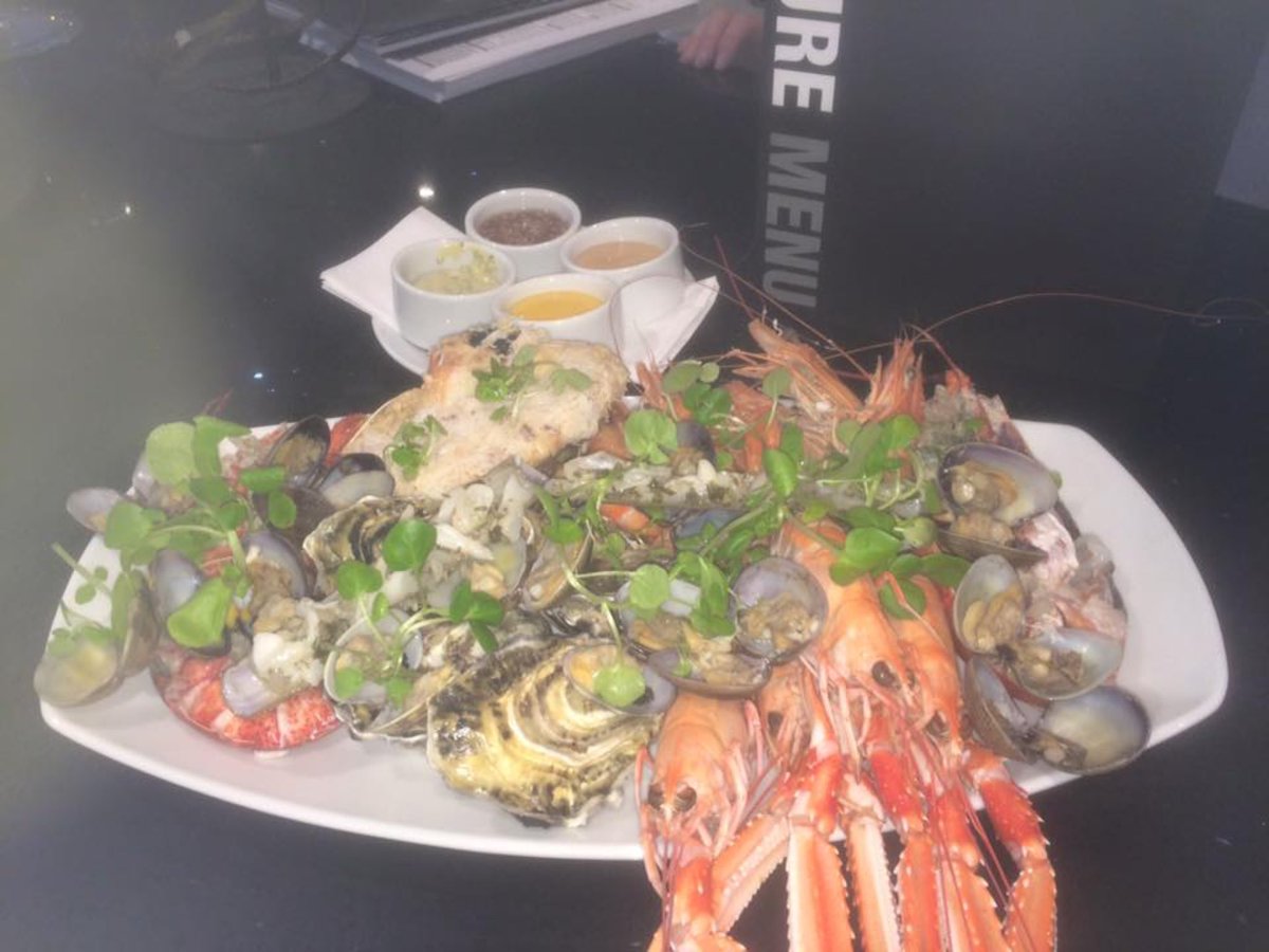 WhThecure's tweet photo. Hi everyone my name is Tom I am the owner of a new seafood restaurant and bar in Winchmore Hill North London https://t.co/AQDPFeySzH