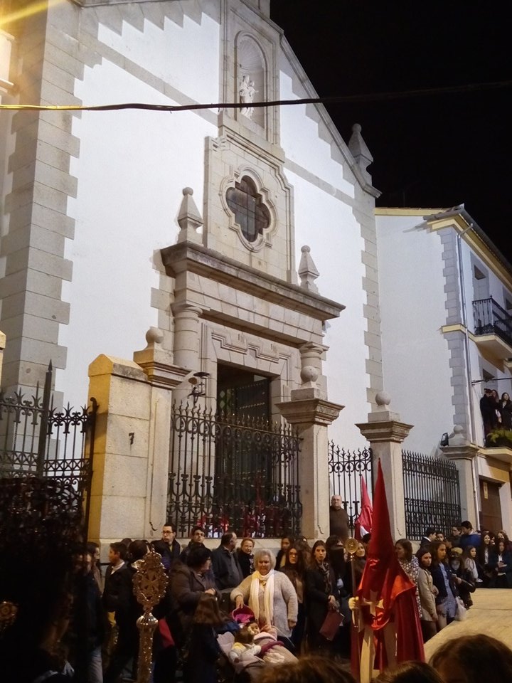 El señor de la Borriquita de #Pozoblanco llegando a la plaza de los Salesianos para entrar en el templo