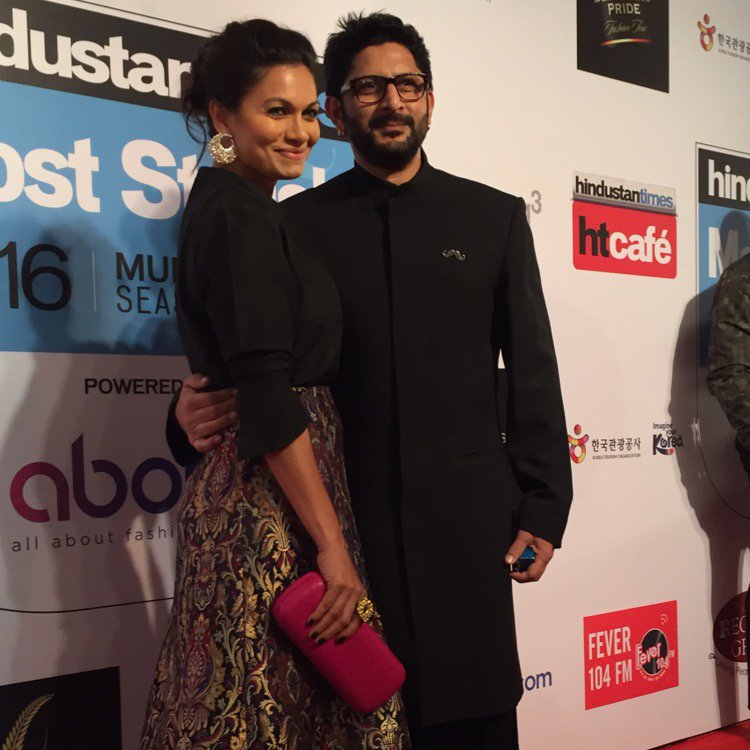 p2communication's tweet photo. The beautiful @mariagorettiz and a dapper looking @ArshadWarsi make a super stylish entry at #HtStyle awards https://t.co/KLDdwebusi
