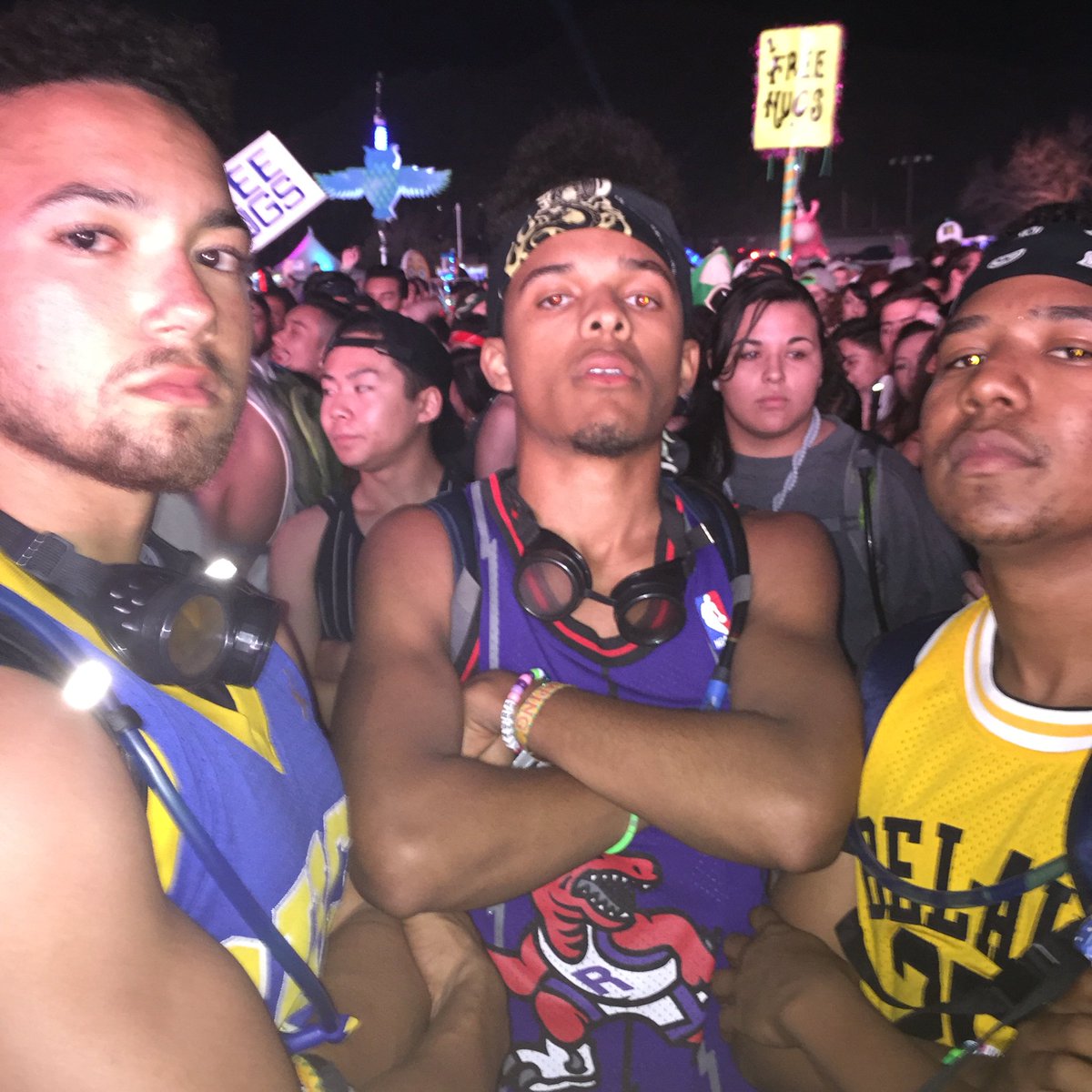 SuperChefKhalil's tweet photo. Couldn't as for better friends #gang https://t.co/qNydeAuBQb