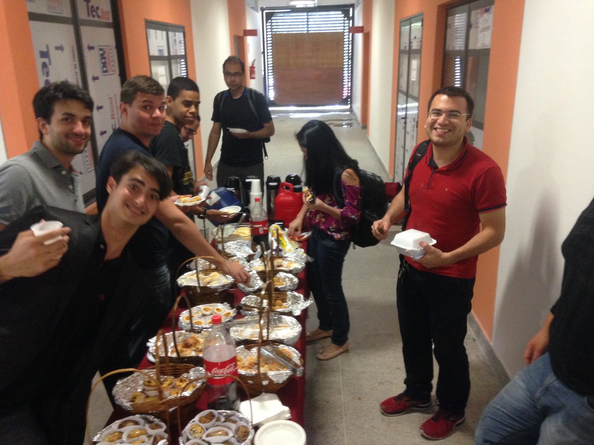maiadonohue's tweet photo. Snacks & drinks before the storm #3DSBelem https://t.co/7cQ4m6AXDQ