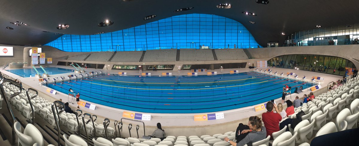5k - done. Only was sharing lane 6 with legend @Duncan_Goodhew ! Awesome venue to swim #Londonaquaticcentre