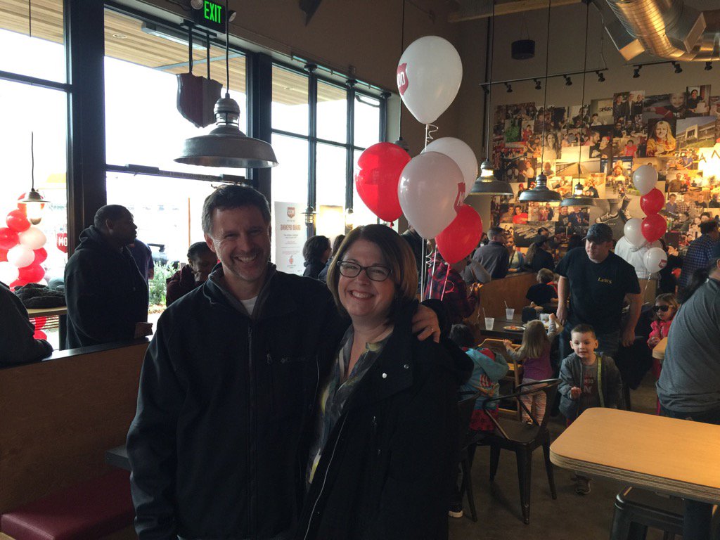MikeHilgers1's tweet photo. Silverdale grand opening a hit! Customers having a ball with the #MODsquad #MODPizza https://t.co/BhbUr6WSeb