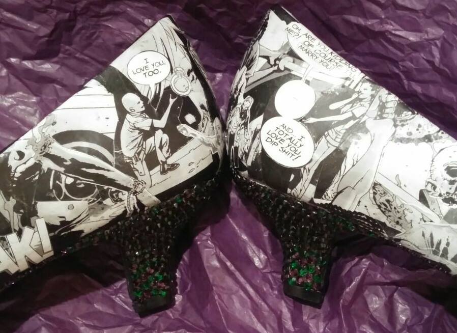 Tanzabutterfly's tweet photo. Walking Dead Decoupage heels for a zombie themed wedding! #shoes #WalkingDead #wedding #bride #awesome #Facebook https://t.co/q1EMhcNA46