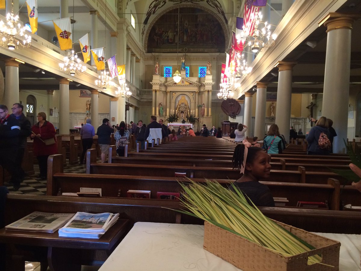 MrsMissert's tweet photo. Palm Sunday at St Louis Cathedral #PalmSunday #stlouiscathedral #NewOrleans https://t.co/PIopLGxKMh