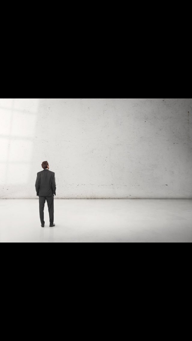 HumourAddict's tweet image. On écrit sur les murs les noms de ceux qu'on aime...