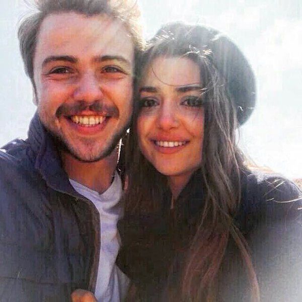 TvDunyasii's tweet photo. #GüneşinKızları  yayınlandığı her akşam sosyal medya'da en çok konuşulan dizi oldu.

https://t.co/rqfzysKrSc https://t.co/pogf4ppLUo