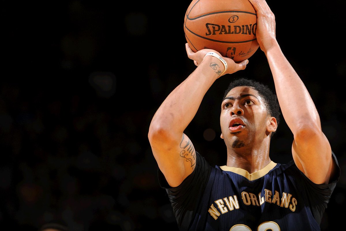 SportsCenter's tweet photo. THIS JUST IN: Pelicans are shutting down Anthony Davis (shoulder, knee) for the rest of the season. https://t.co/0Lw3dTjUth