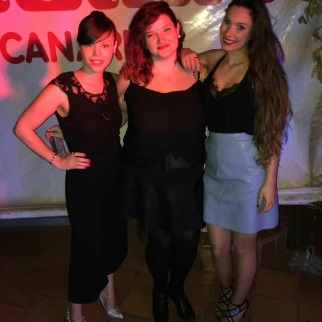barbaravsk's tweet photo. Porque la noche mereció la pena! Con ellas las risas están seguradas!! #LoveThisGirls! https://t.co/6LP31QAKz2