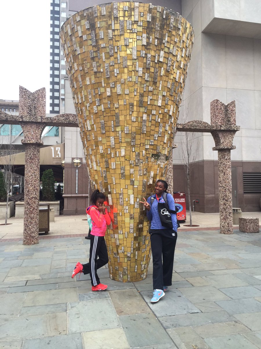 bhewitt1398's tweet photo. We're Lowkey related😂❤️ #philly2016 https://t.co/QHNveGkJIB