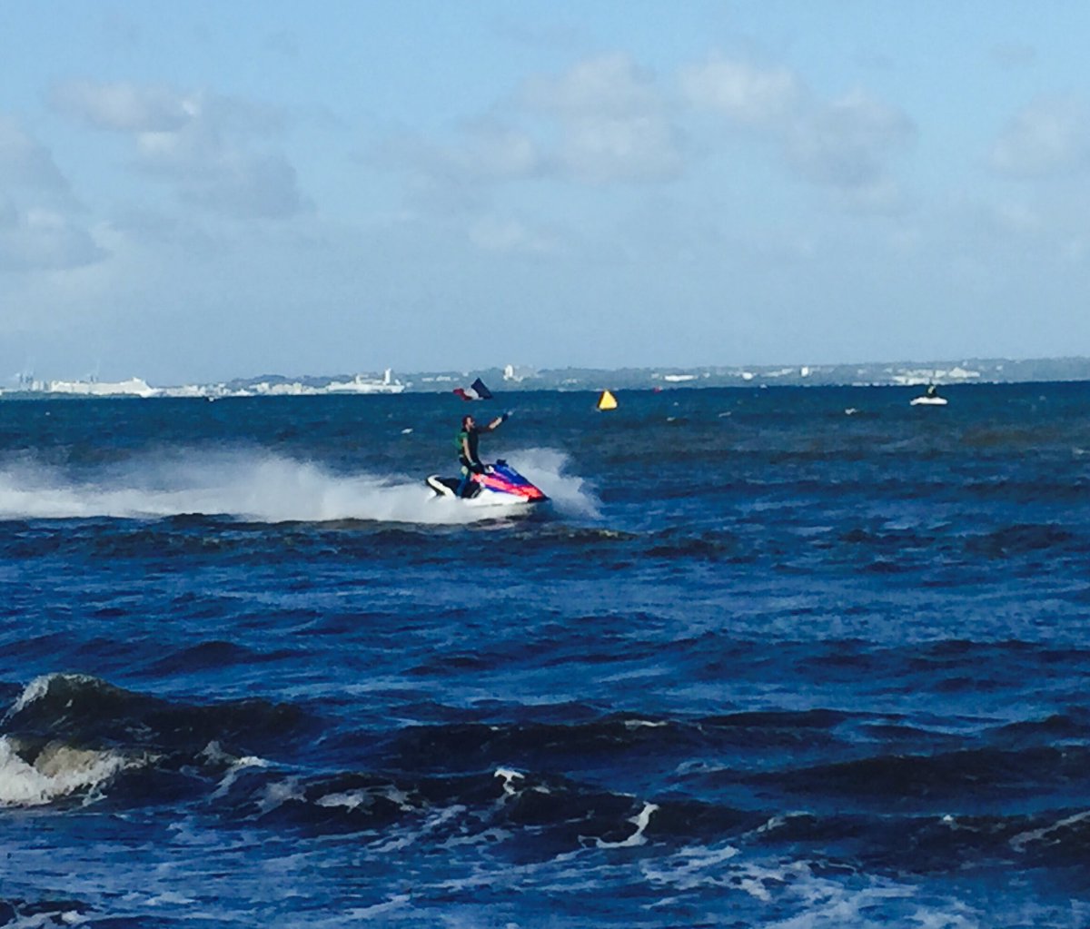 Bravo Teddy Pons! 🏁🇫🇷🏁 #14 is the GP1 Offshore #karujet World Champion!! Congrats! #Guadeloupe #aquabike #h2oracing