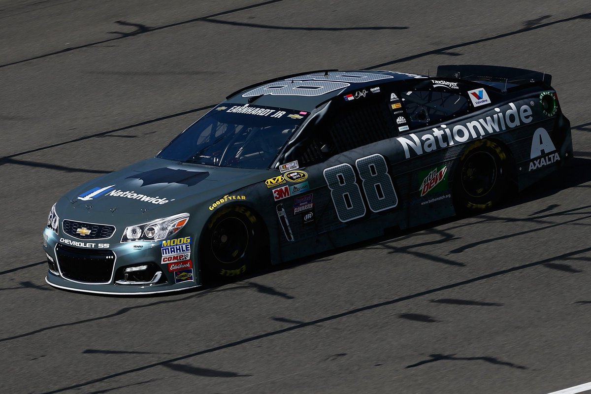NW_Sports's tweet photo. .@DaleJr is reporting a tight #Batman88, but he is made his way into the Top 20. #HeroFaceOff https://t.co/WnmNK91TLT