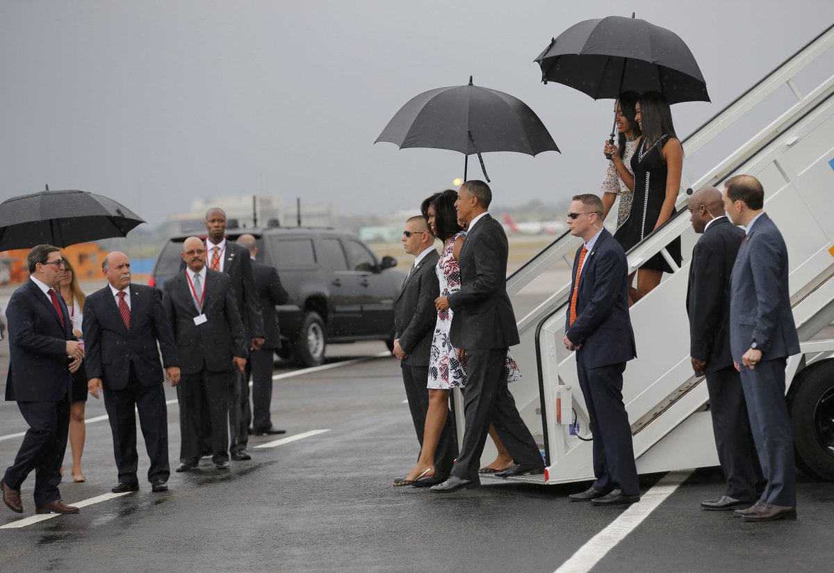 luisbtelesur's tweet photo. #Cuba: @POTUS @BarackObama ya llegó a #LaHabana. (+Fotos) #ObamaenCuba #ObamainCuba #ObamainHavana https://t.co/4qzBYUwcm5