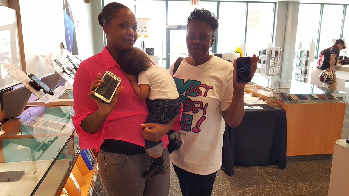 4TJosh's tweet photo. Poor @ATT customer service= #GoodbyeAT&amp;T #WelcometoSprint @sprint @AngelaShirazi @andrewroberts91 @Lori_AnneHill https://t.co/HCA3mt0X59