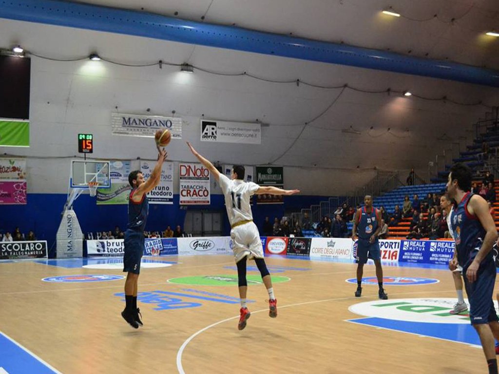 ow.ly/ZJ8Bv Alfa implacabile in casa contro Agatirno.Vittoria schiacciante e finale play-off conquistata